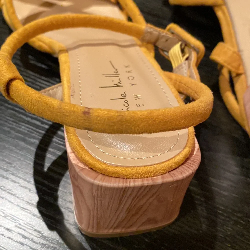 Nicole Miller New York size 8 Yoster chunky heels. Beautiful fall mustard color! - Picture 8 of 8